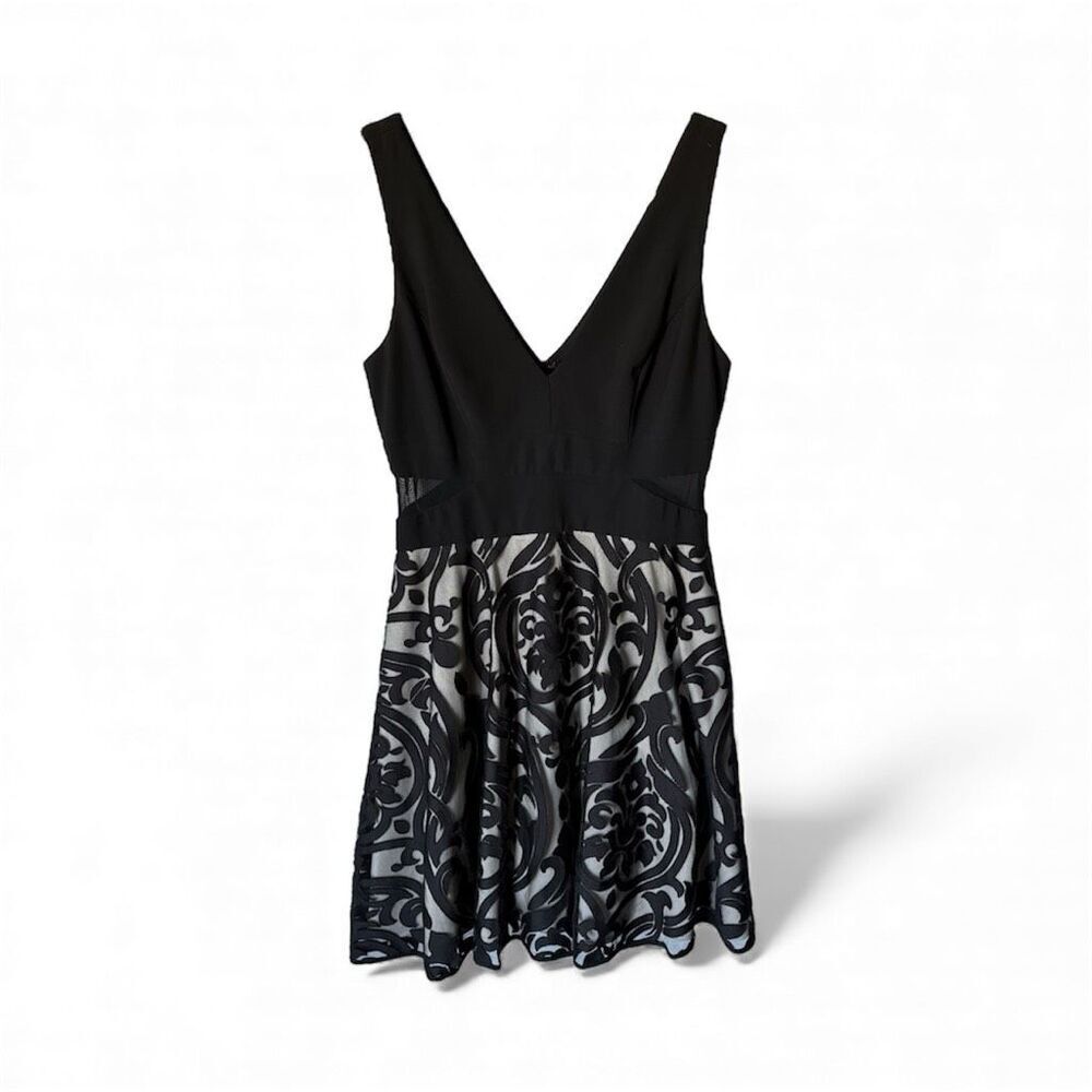 Avery G Black Mini Fit and Flare V-Neck Cocktail Dress Size 12 Party Holiday